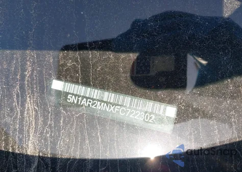 2015 Nissan Pathfinder S z USA, uszkodzony, nr VIN 5N1AR2MNXFC722302